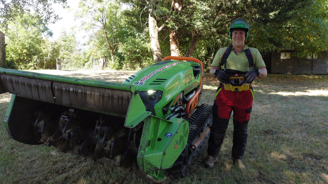 ROBOT LV500 PRO + PILOTE ROBOT LV500 PRO + PILOTE